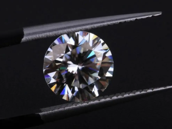 芯片散热的“钻石密码”！中国限出口后，美国8成人造金刚石供应告急